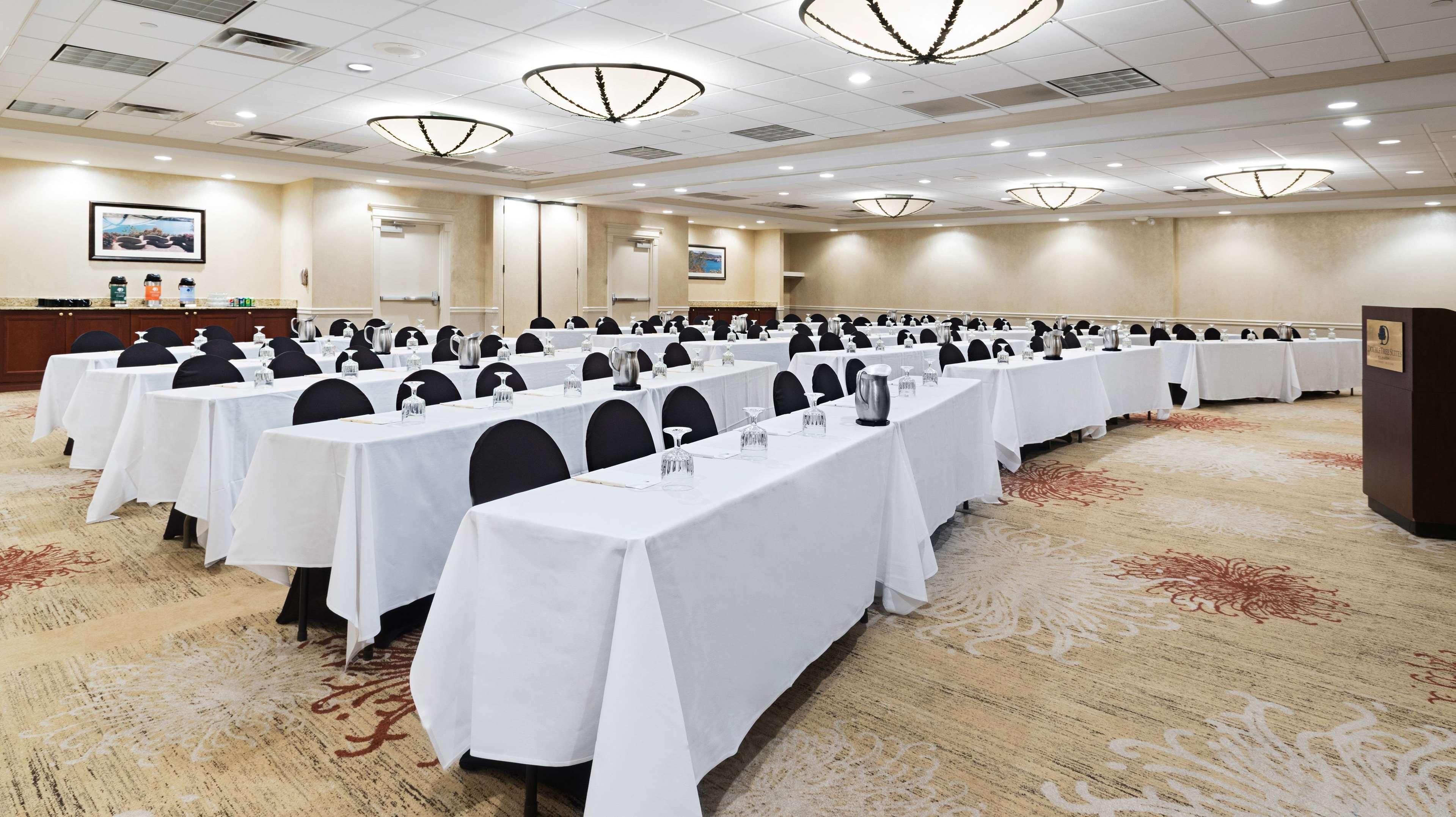 Doubletree Suites By Hilton Hotel Cincinnati - Blue Ash Шаронвілл Екстер'єр фото
