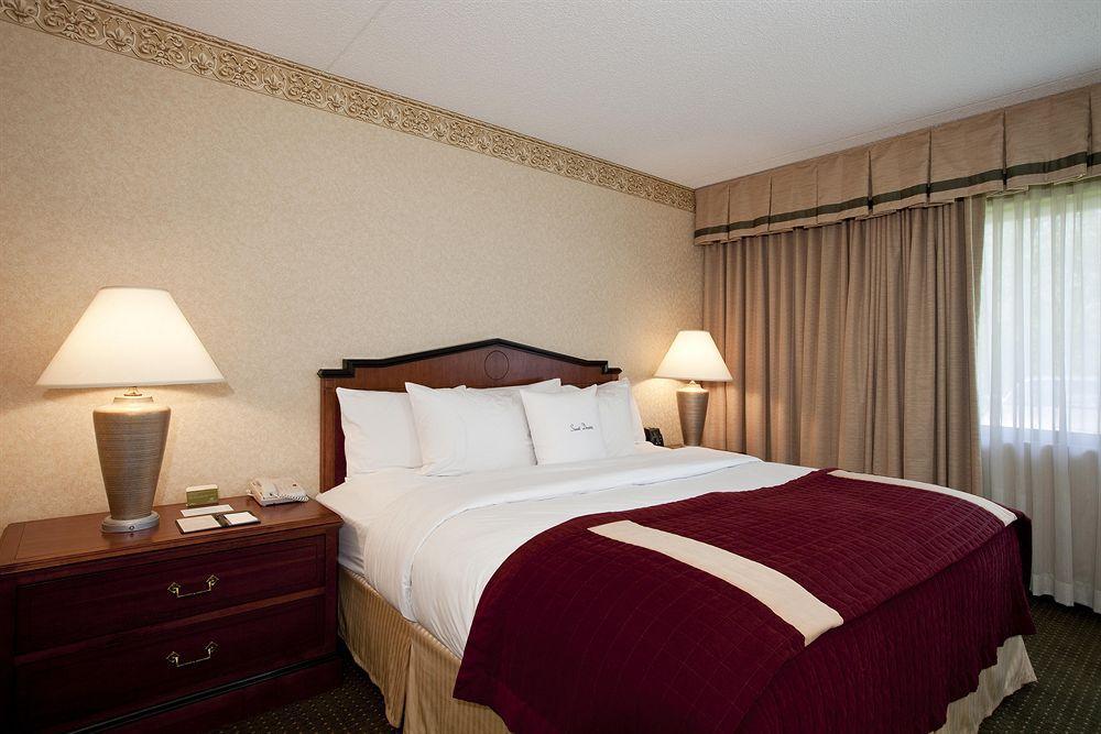 Doubletree Suites By Hilton Hotel Cincinnati - Blue Ash Шаронвілл Номер фото