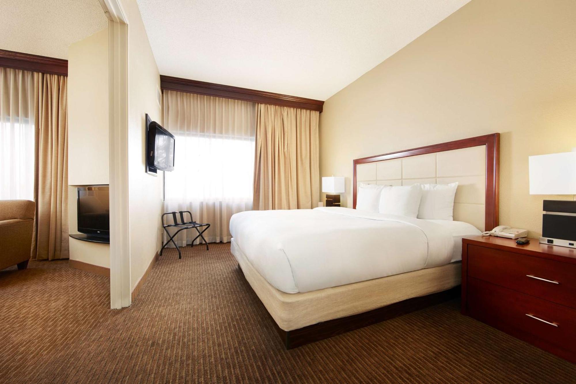 Doubletree Suites By Hilton Hotel Cincinnati - Blue Ash Шаронвілл Екстер'єр фото