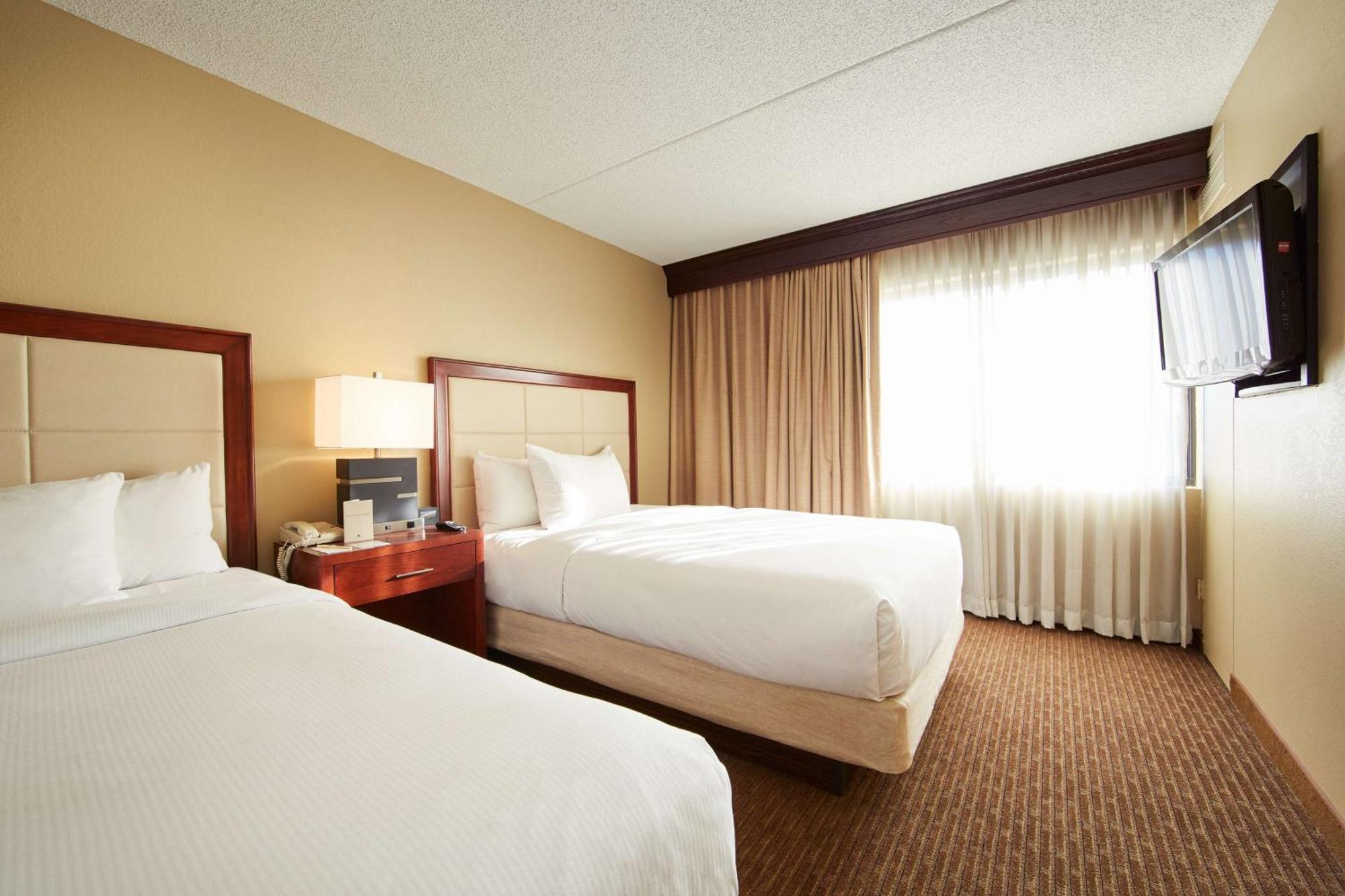 Doubletree Suites By Hilton Hotel Cincinnati - Blue Ash Шаронвілл Екстер'єр фото