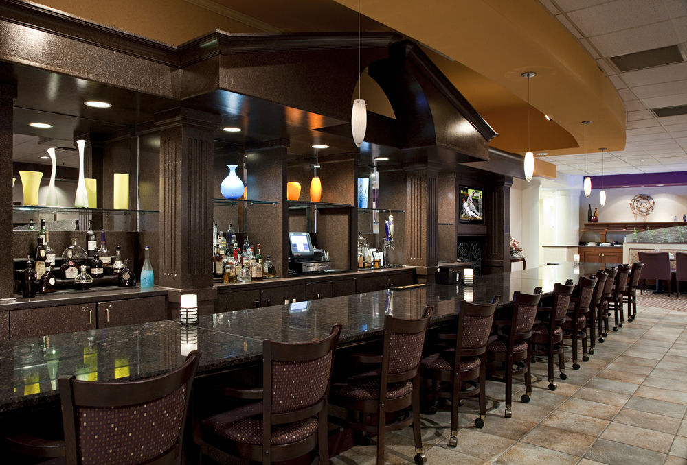 Doubletree Suites By Hilton Hotel Cincinnati - Blue Ash Шаронвілл Ресторан фото