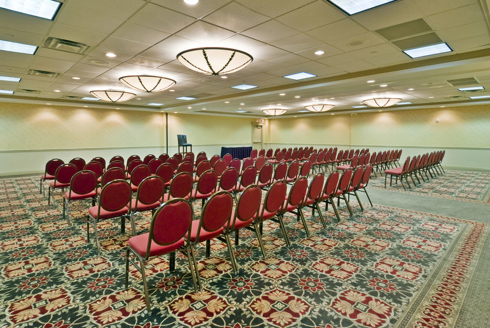 Doubletree Suites By Hilton Hotel Cincinnati - Blue Ash Шаронвілл Екстер'єр фото