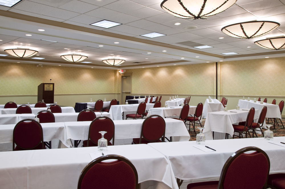 Doubletree Suites By Hilton Hotel Cincinnati - Blue Ash Шаронвілл Бізнес фото