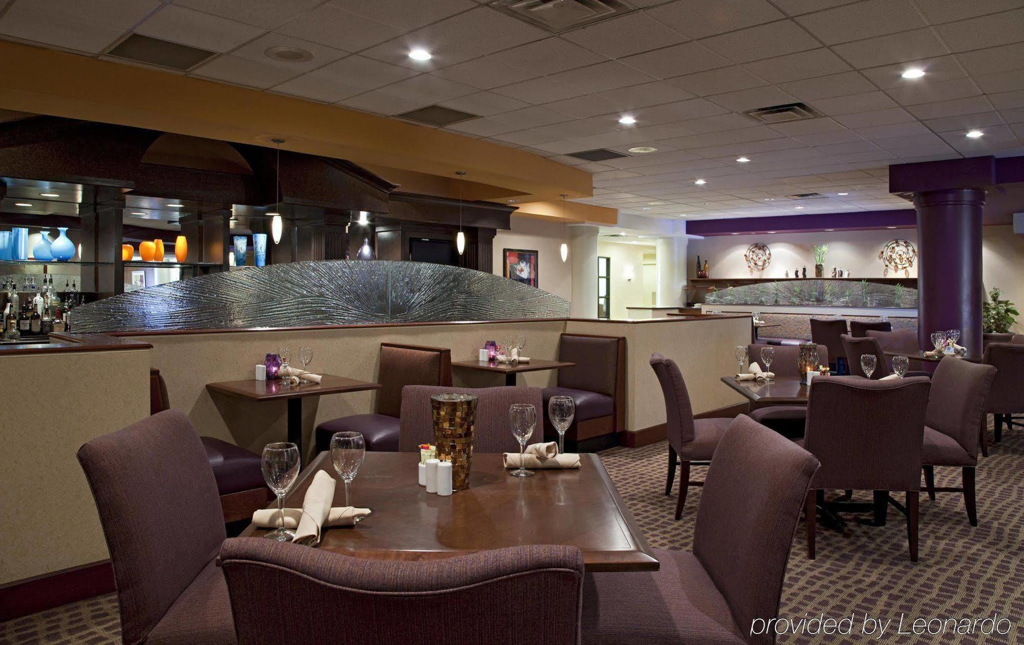 Doubletree Suites By Hilton Hotel Cincinnati - Blue Ash Шаронвілл Ресторан фото